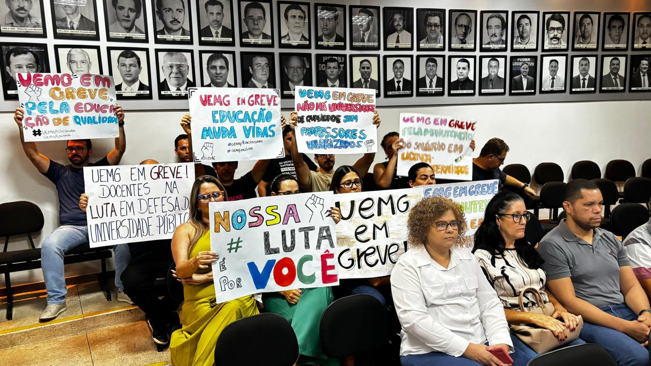 📚 Debate sobre a Greve da UEMG de Ituiutaba 📚
