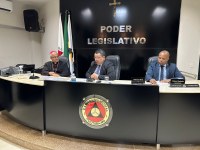 Bispo Dom Ronilton Souza de Araujo Recebe Título de Honra ao Mérito em Ituiutaba