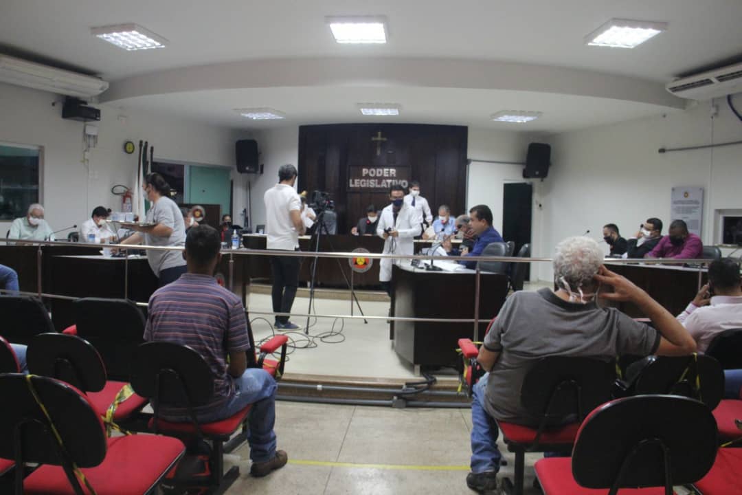 Câmara adota restrição do acesso ao plenário, como medida de segurança contra COOVID 19.