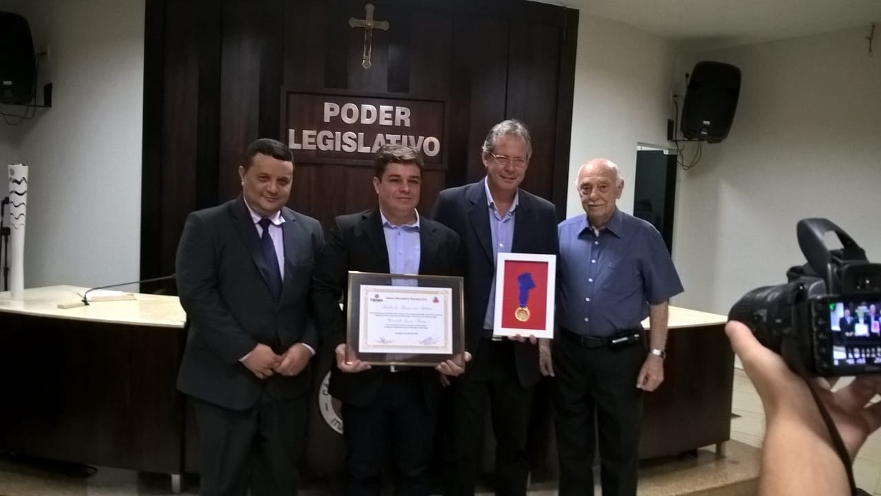 Jovem esportista Ricardo Tostes recebe Diploma de Honra ao Mérito da Câmara Municipal de Ituiutaba
