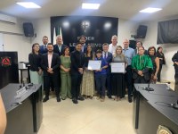 Prefeita Leandra Guedes e empresário Paulo Romes recebem homenagens em Ituiutaba
